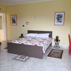 Leo Home